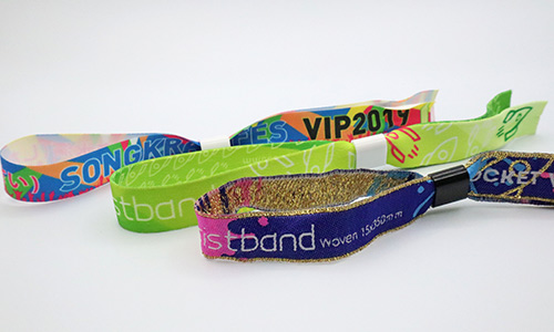 สายรัดข้อมือผ้า